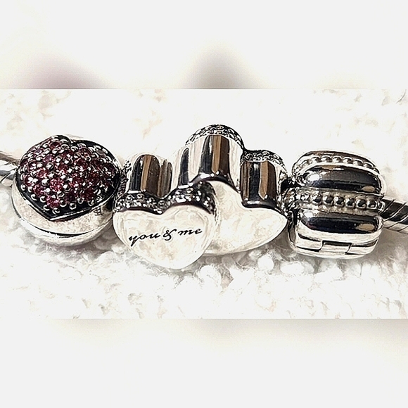 LIKE NEW AUTHENTIC PANDORA BRACELET WITH 2 PANDORA CHARMS 8 Inch - Picture 2 of 11